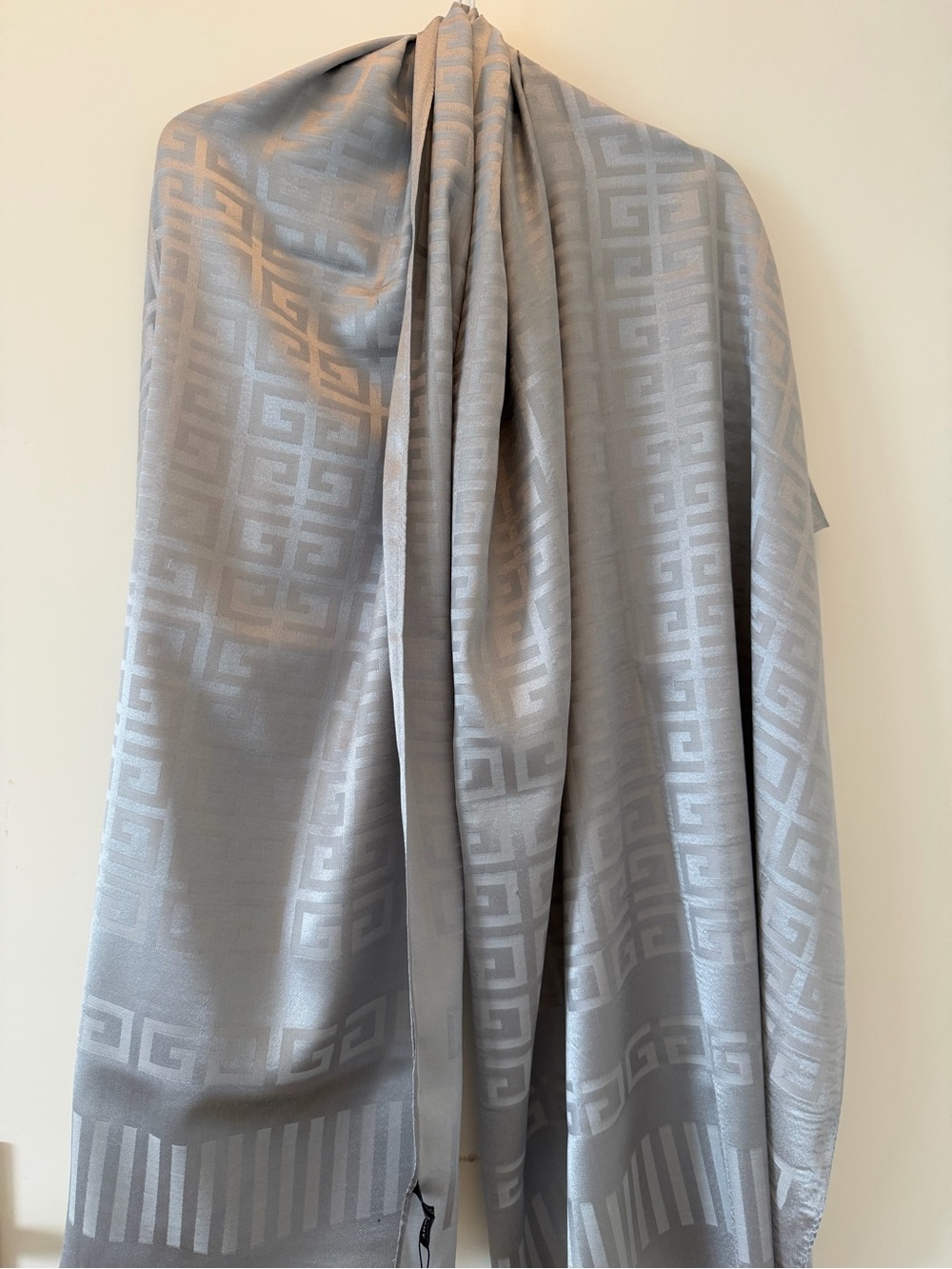 Givenchy monogram Shawl Scarf silver grey